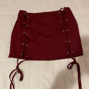 Pretty Little Thing- BURGUNDY WOVEN LACE UP MINI SKIRT
